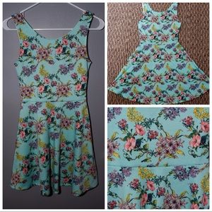 🌸H&M Floral Skater Dress🌸